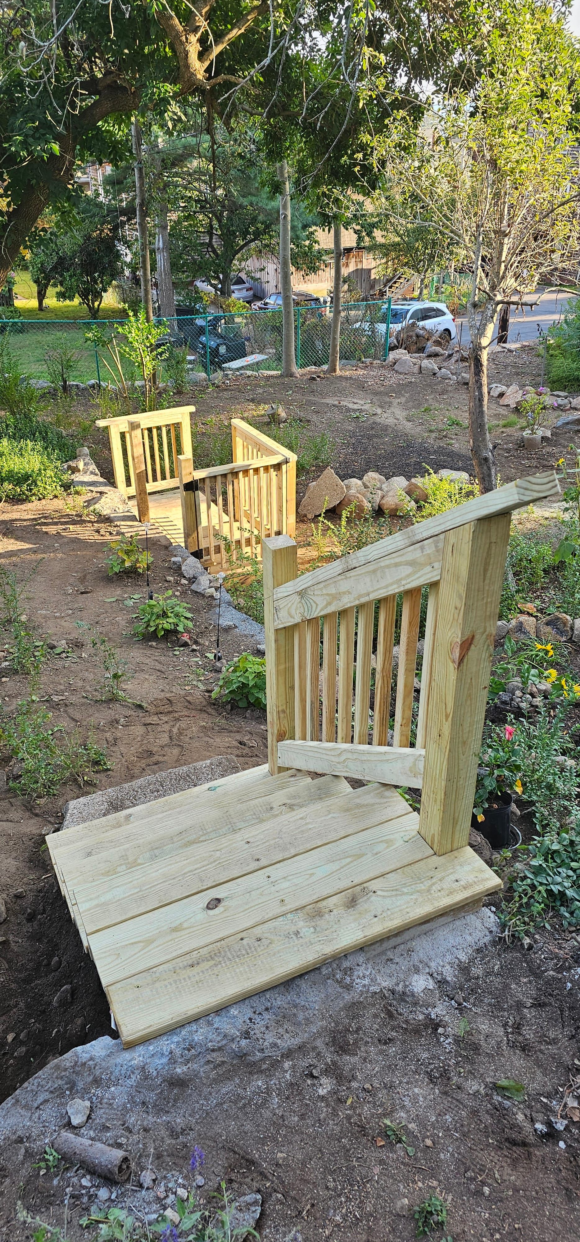 Mini accent deck on hillside